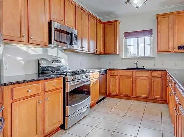 201 W 30th St APT 407, Bayonne, NJ 07002