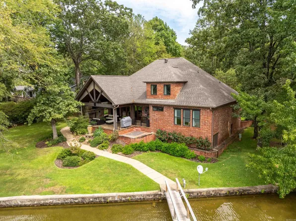 480 Bayshore Dr, Hot Springs, AR 71901
