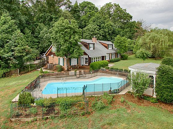 2nd image of 9027 Hunter Valley Ln