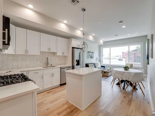 31 Marion Pl #2, Jersey City, NJ 07306