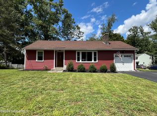 27 Springfield Ave, East Greenbush, NY 12061