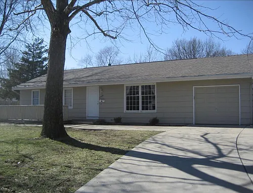 13318 Donnelly Ave Photo 1