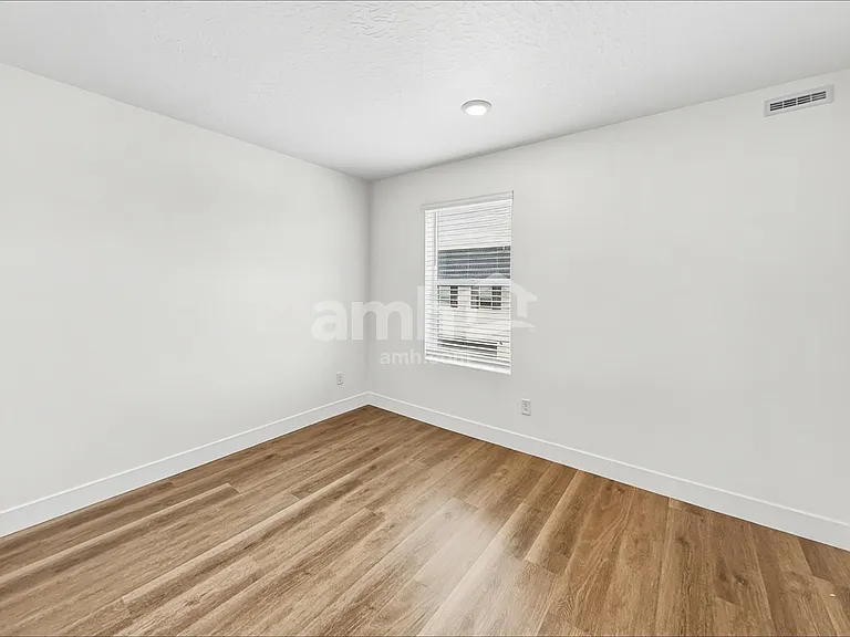 5498 W Damfield Ln — Photo 16