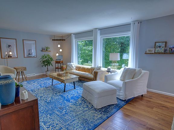 2nd image of 3606 N Breckenridge Ct