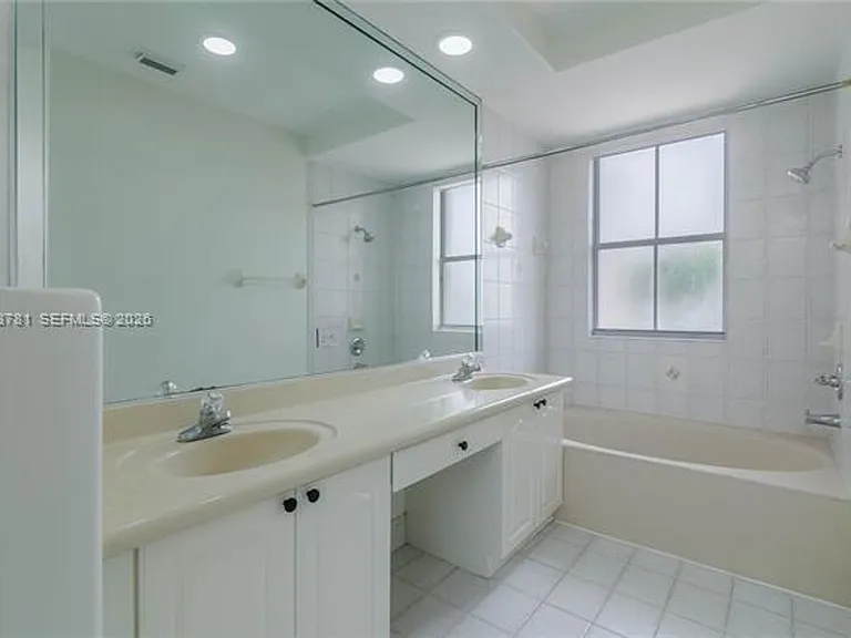 3126 NW 101st Ct #Townhouse 3126 — Photo 29