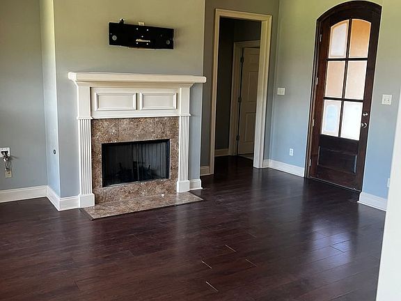 4th image of 265 Evangeline Creek Dr