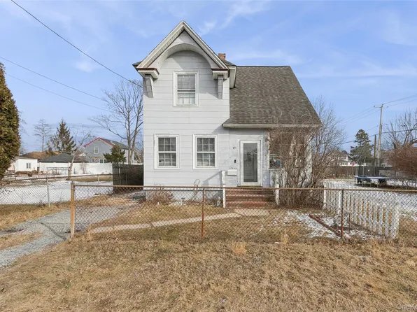 73 Redmond Avenue, Bay Shore, NY 11706