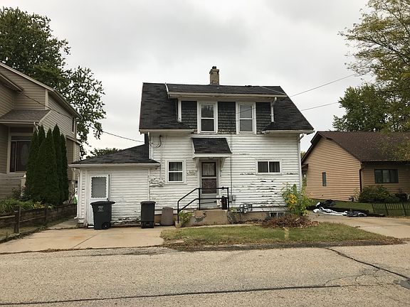 5th image of N29W27448 Peninsula Dr