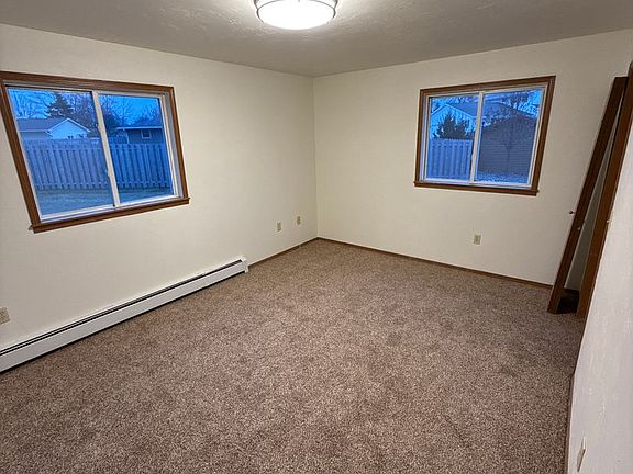 5th image of 700 Fairway Dr #3