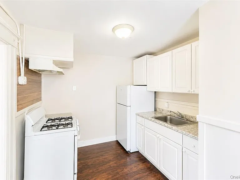 144 Mansion St #5 — Photo 4