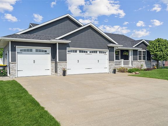 2nd image of 221 Driftwood Cir