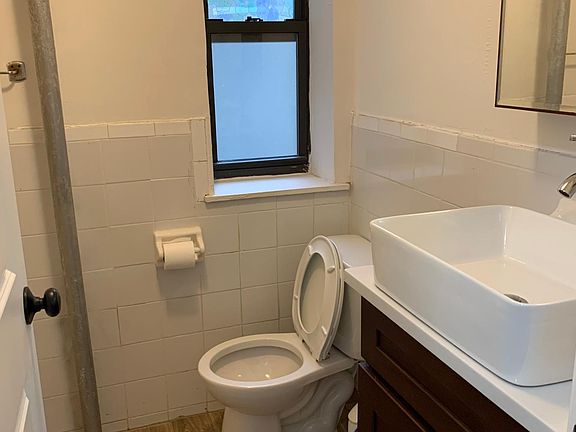 4th image of 60 E 17th St APT 2C