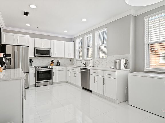 3rd image of 645 Amador Lane #1
