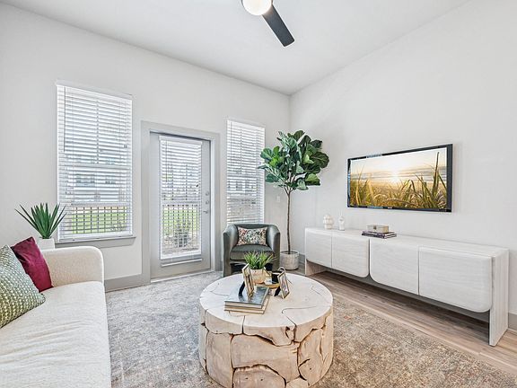 5th image of 260 Park Place Blvd #1221