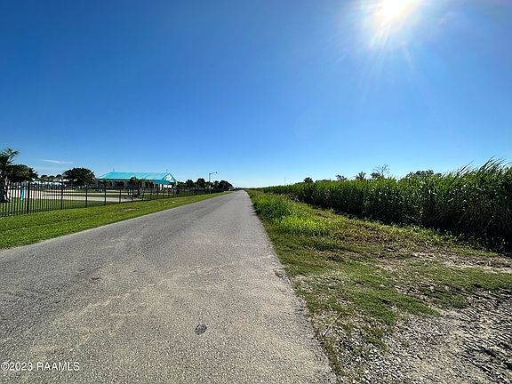 4th image of N Barn Rd