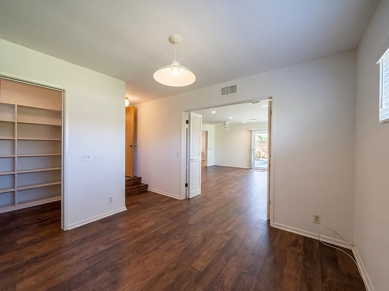 962 N Calmgrove Ave — Photo 49