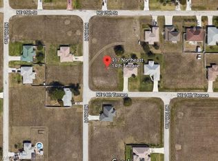 917 NE 14th Ter, Cape Coral, FL 33909