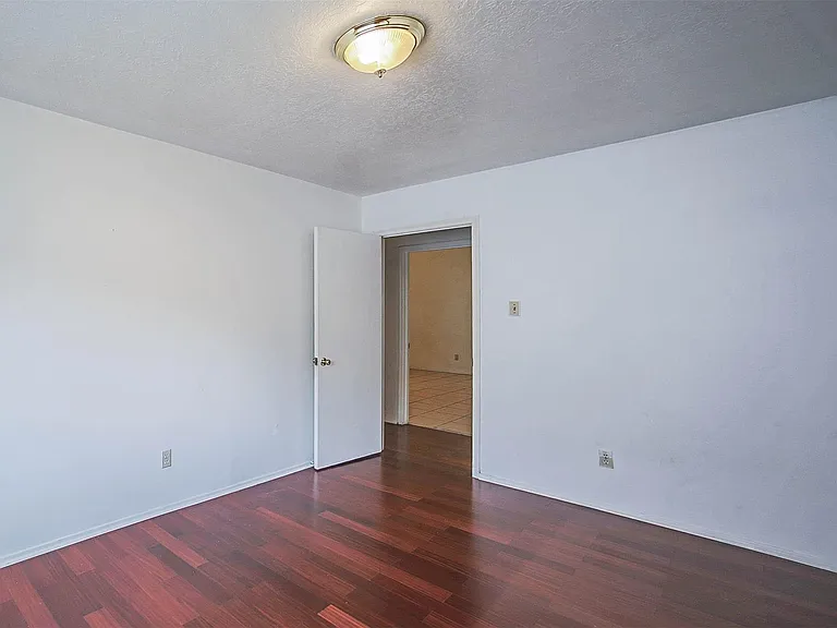 7010 Captain Dr — Photo 24
