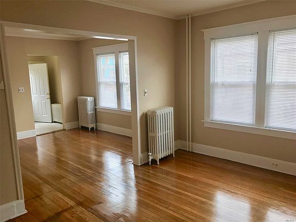 3rd image of 114 E Lakewood St APT 1