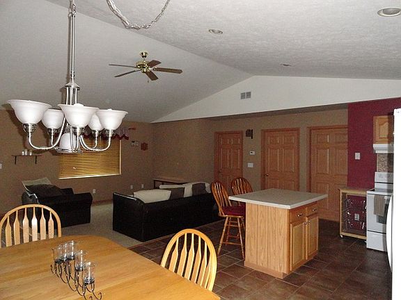 5th image of 313 Blossom Ave
