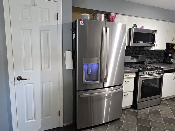 3rd image of 212 Alta Dr #Basement