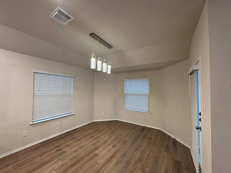 1812 Bee Creek Loop — Photo 9