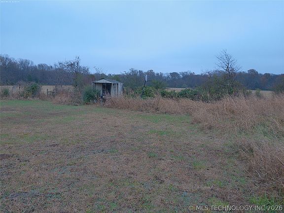 4th image of 18727 W Bunch Rd
