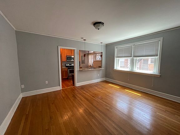 4th image of 3122 Kensington Ave APT 6
