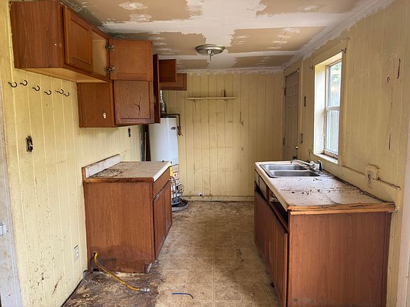 5th image of 2420 N U St