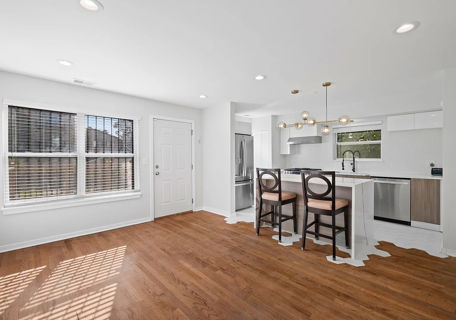 3 bed, $2,500 — Photo 4