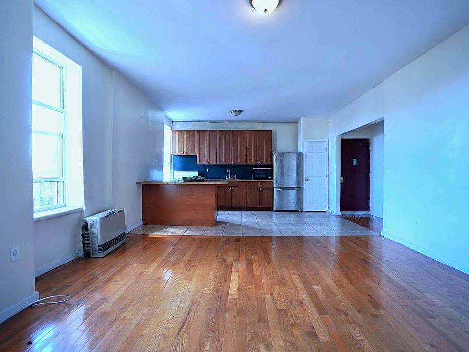 1st image of 519 Halsey St APT 3R