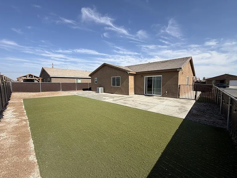 505 Cindy Ct — Photo 6