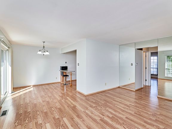 3rd image of 1107 Appleseed Ln APT C