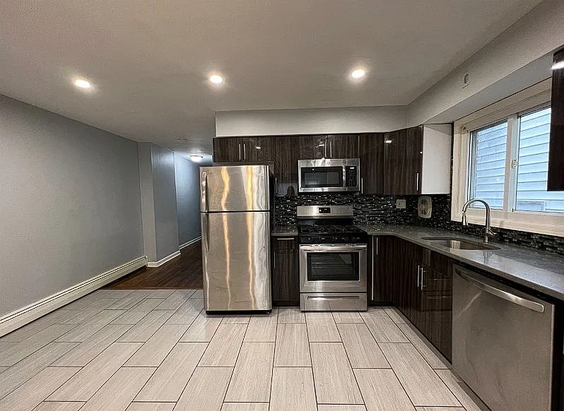 2 bed, $2,100 — Photo 3