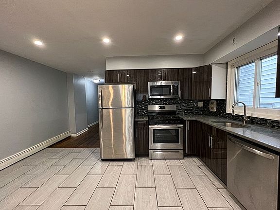 3rd image of 47 Smith St #1L