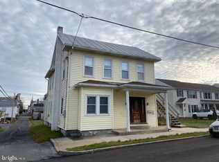 128 N College St, Palmyra, PA 17078