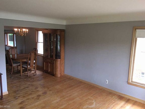 5th image of 22912 Colony St
