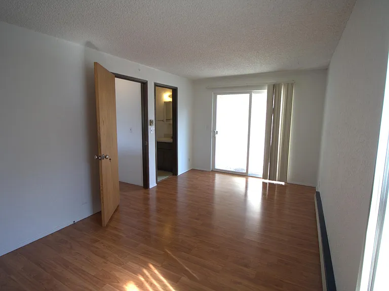 5018 11th Ave NE #A — Photo 18