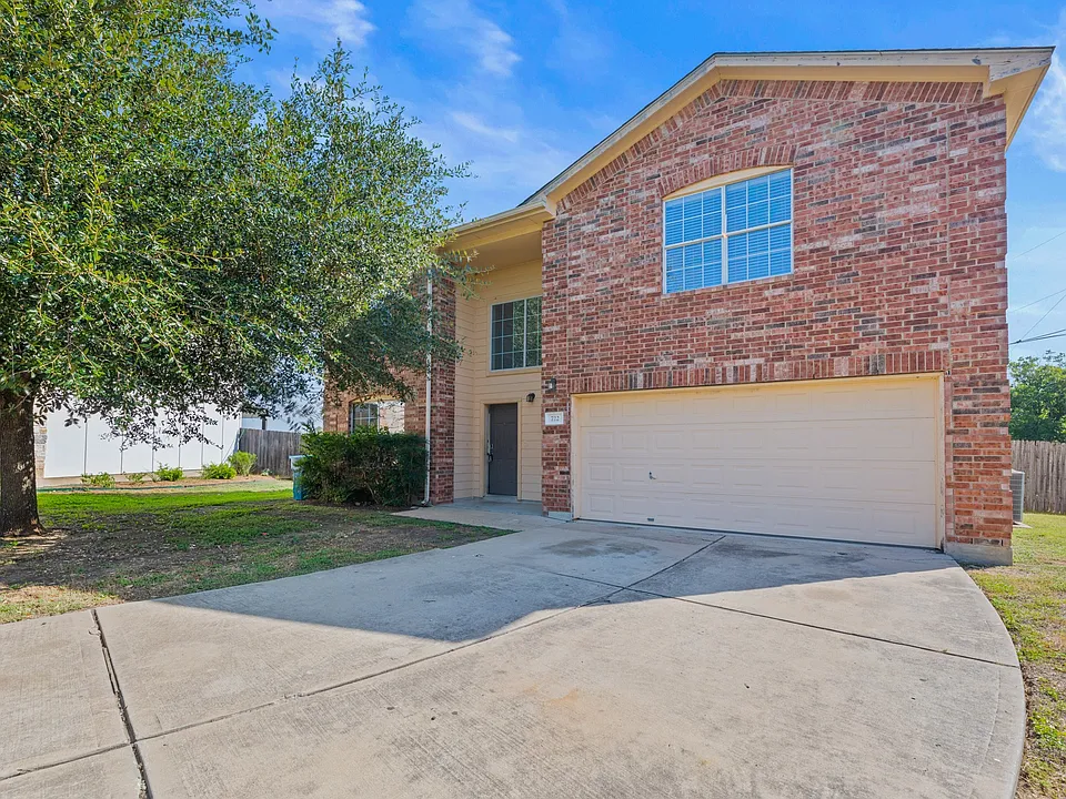 722 Lavaca Loop