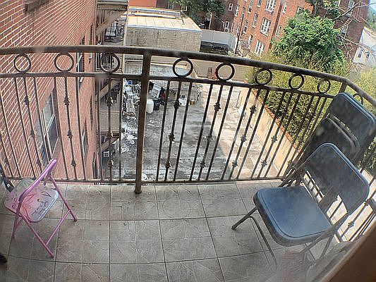 3rd image of 172-11 Jamaica Ave #2E