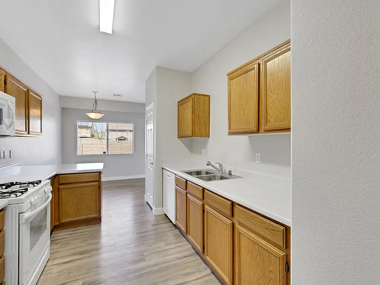499 Lost Eagle Way — Photo 7