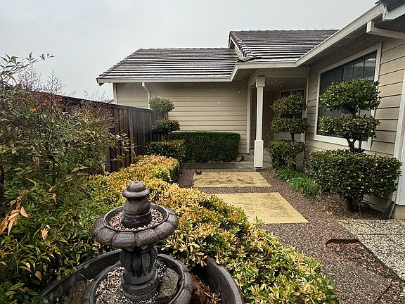 3rd image of 173 Buttercup Cir