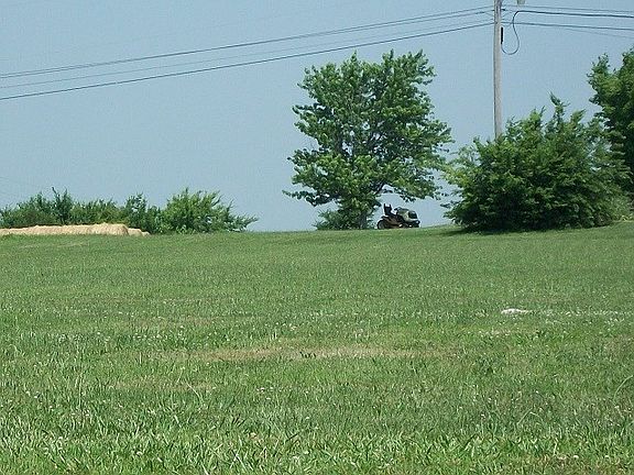 2nd image of 398 Farmers Dr