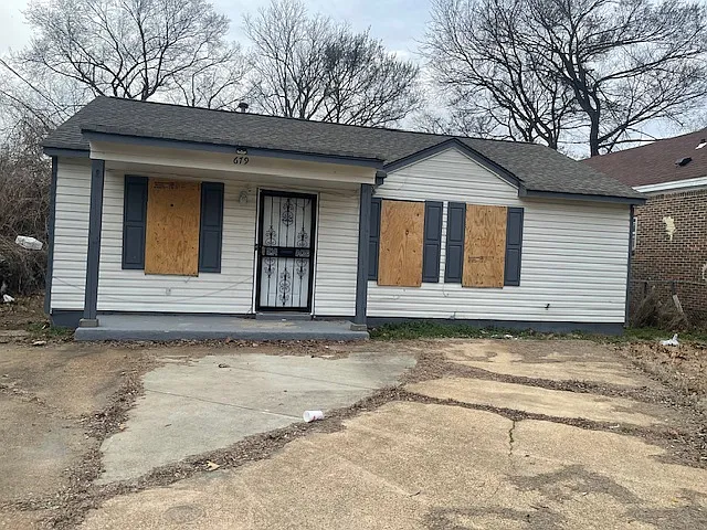 3 bed, 1054 sqft, $950 — Photo 1