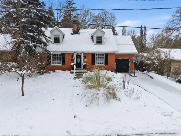 115 Roslin Ave S, Waterloo, ON N2L 2H3