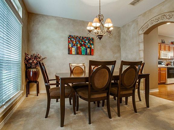 2nd image of 1507 Bluff Frst