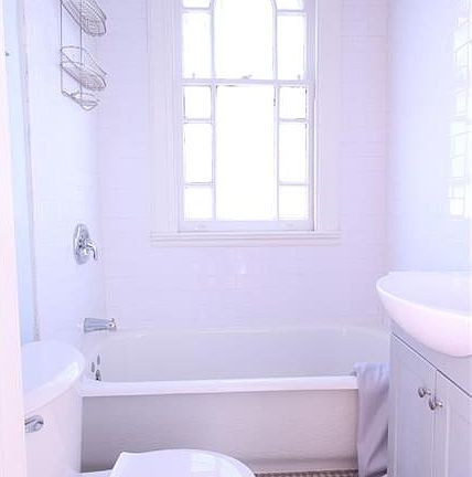 3rd image of 912 Harding Dr
