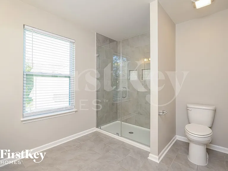 2377 Dukes Hollow Ct — Photo 13