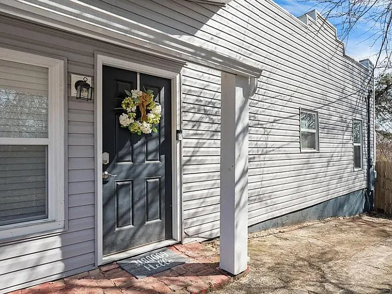 2512 Ramona St — Photo 3