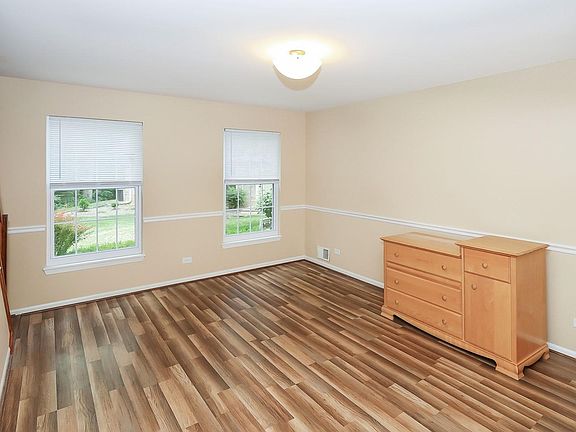 4th image of 1548 Laurel Oaks Dr